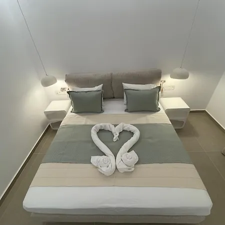 ホテル Theofanis 3*