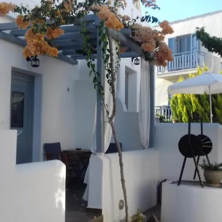 Ξενοδοχείο Theofanis